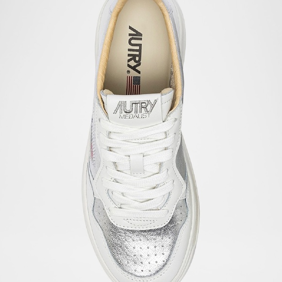 AUTRY MEDALIST Low Top Silver Leather Sneakers - Picture 7 of 9